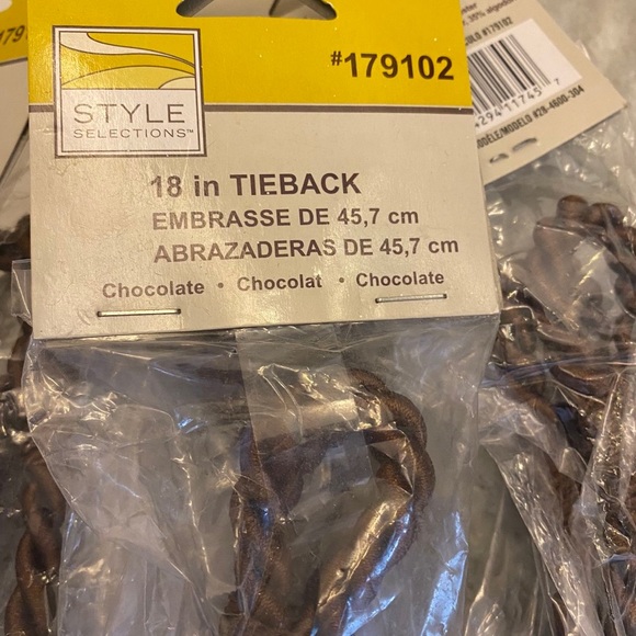 Tiebacks elegant homes - Picture 3 of 3